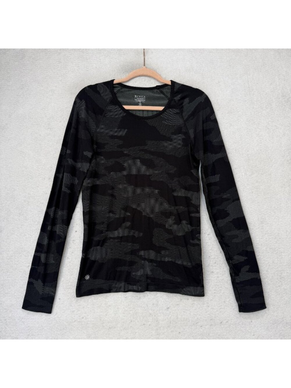 Athleta Shirt Womens Small Black Camo Long Sleeve Crew Neck Stretch Athletic Top